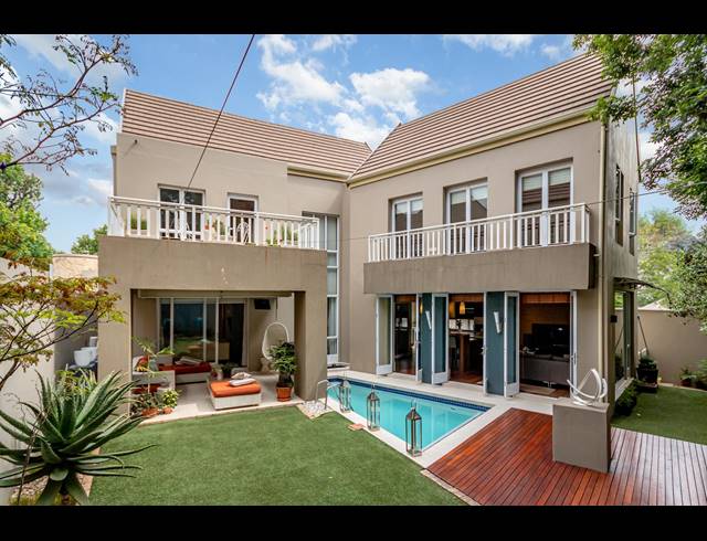 4 BEDROOM CLUSTER FOR SALE IN DUNKELD WEST